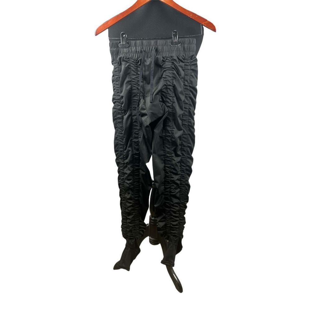 AGOGIE woman’s black +40 level resistance pants medium supercharge workout